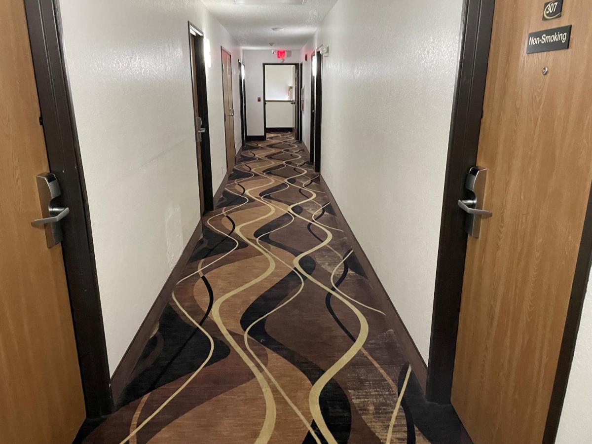 Hotel Super 8 By Wyndham Altoona Esterno foto
