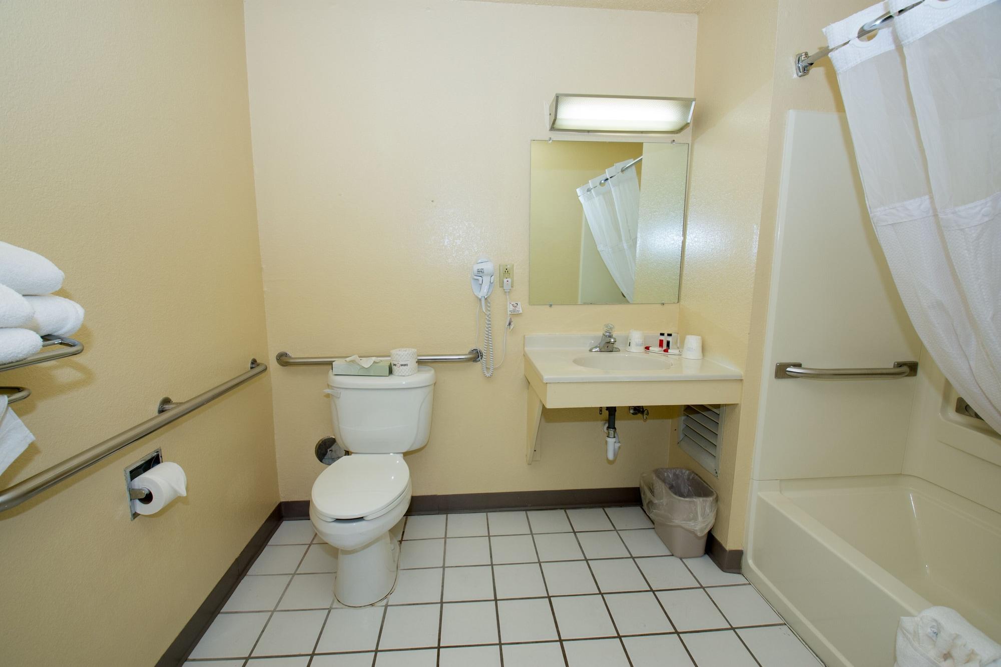 Hotel Super 8 By Wyndham Altoona Esterno foto