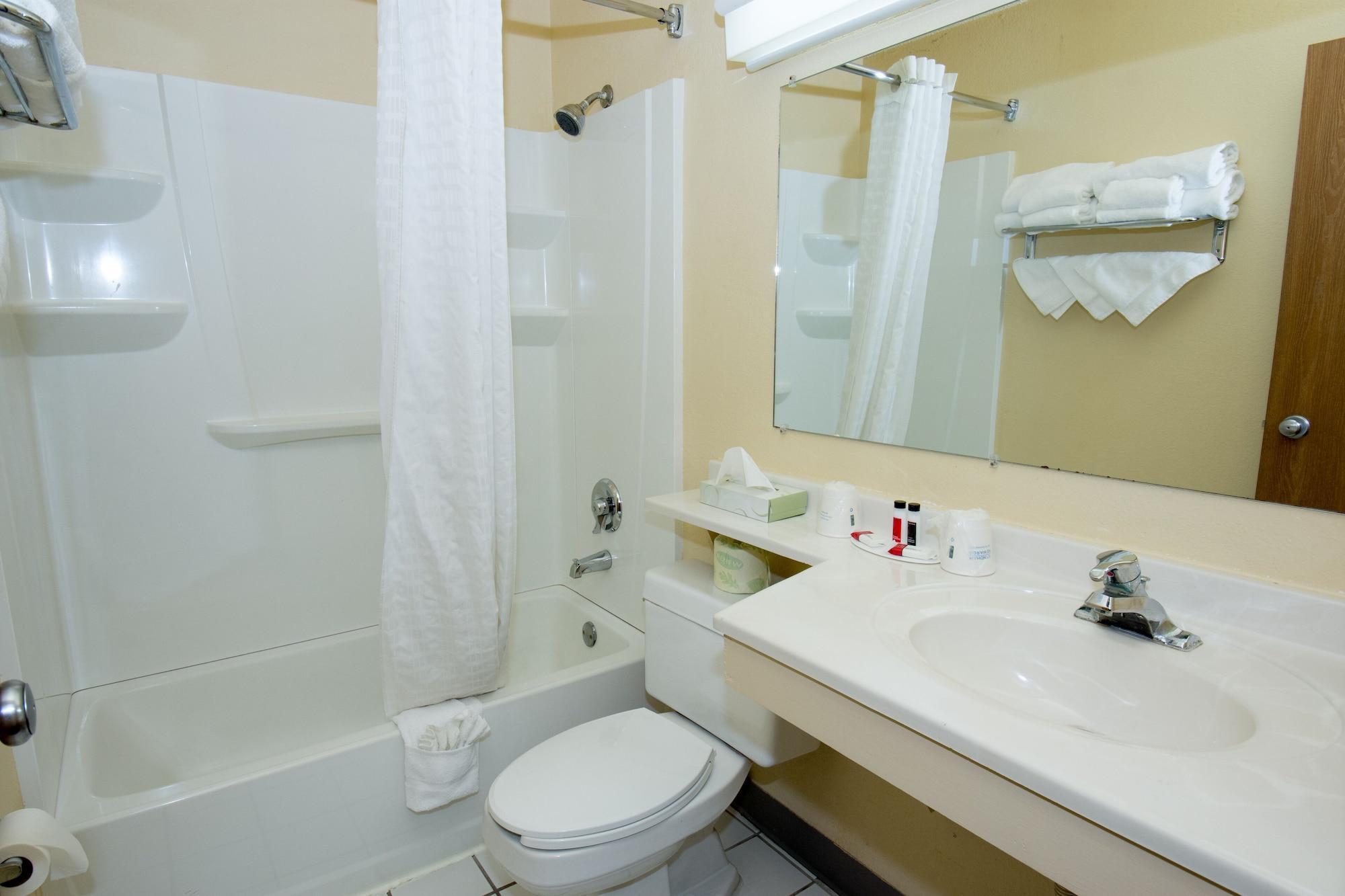 Hotel Super 8 By Wyndham Altoona Esterno foto