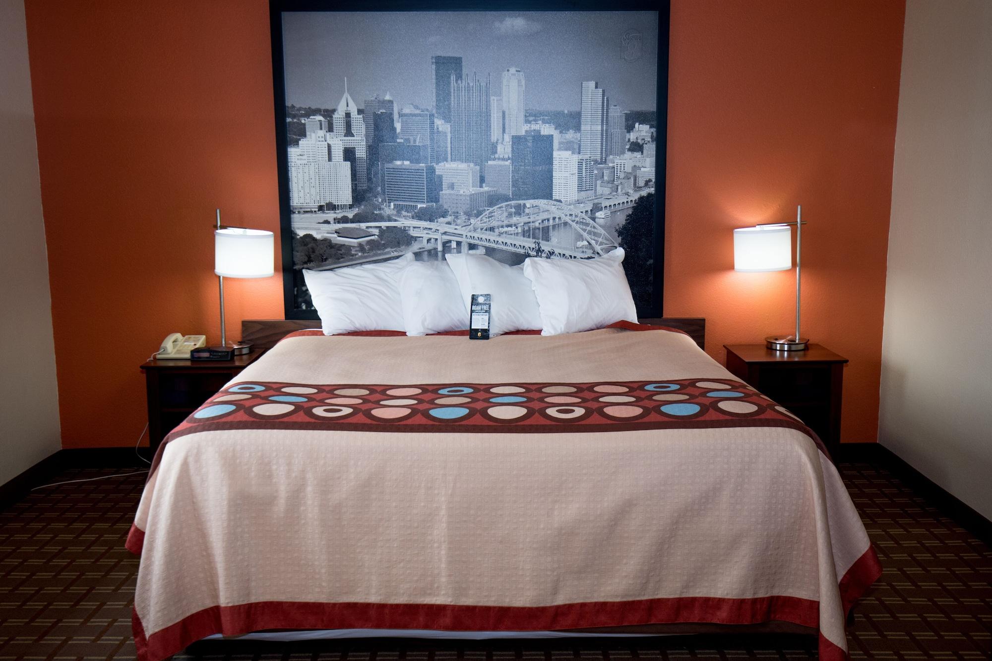 Hotel Super 8 By Wyndham Altoona Esterno foto