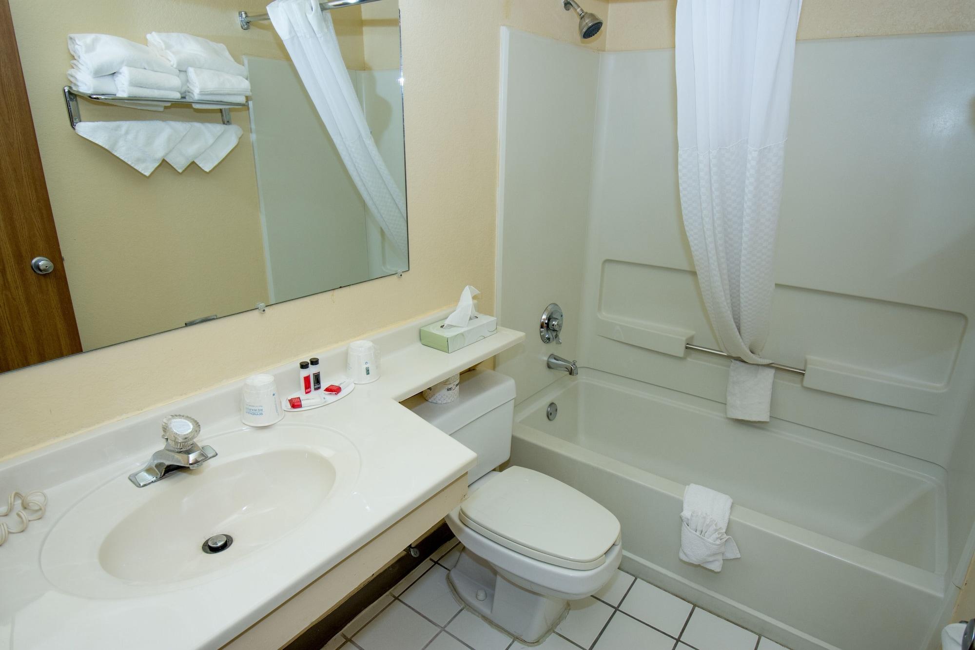 Hotel Super 8 By Wyndham Altoona Esterno foto