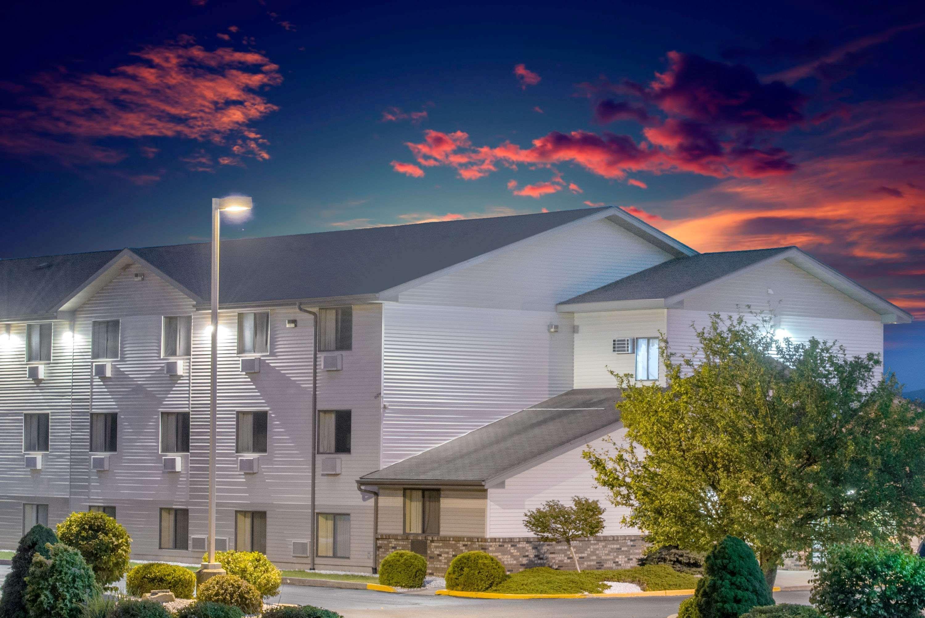Hotel Super 8 By Wyndham Altoona Esterno foto