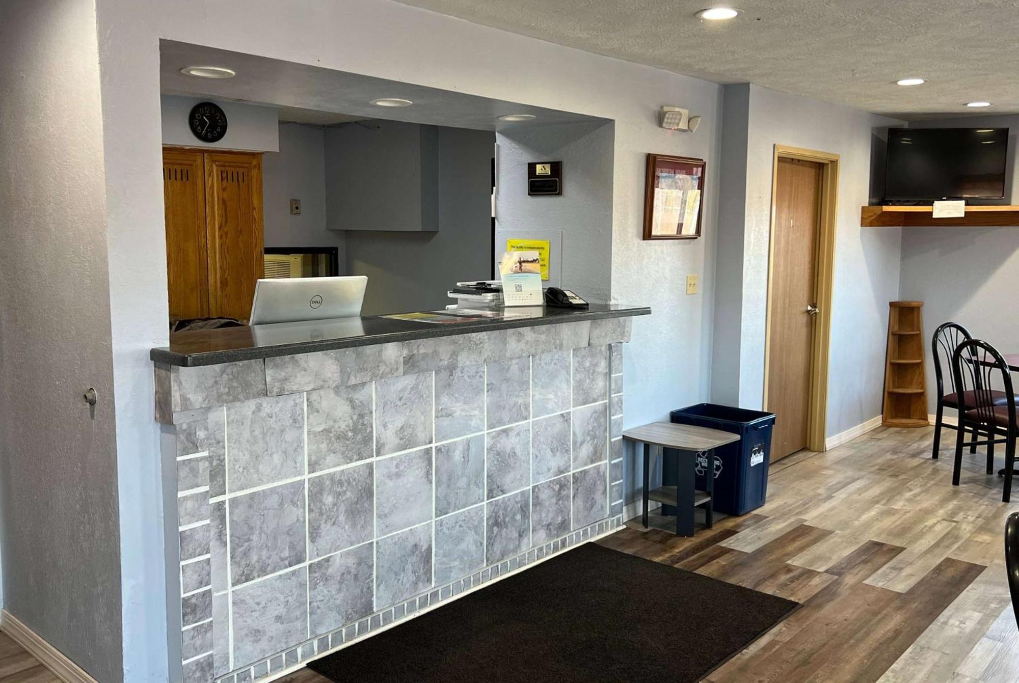 Hotel Super 8 By Wyndham Altoona Esterno foto