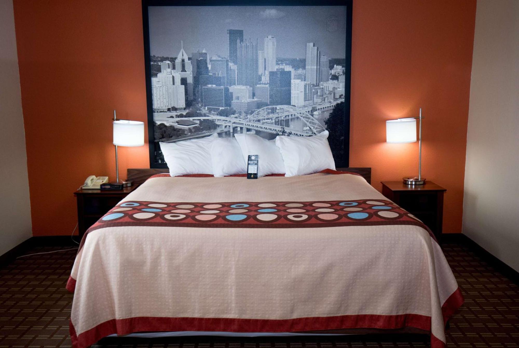 Hotel Super 8 By Wyndham Altoona Esterno foto